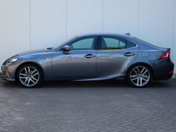 Lexus IS